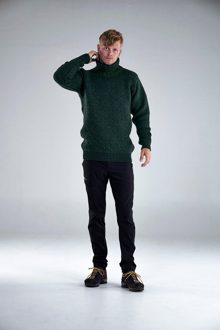 Devold svalbard clearance sweater high neck